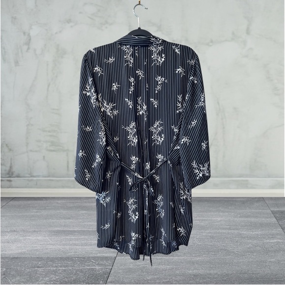 In Every Story Black & White Stripe & Leafy Print Tunic Top w/tie at waist sz 2X - Picture 5 of 12